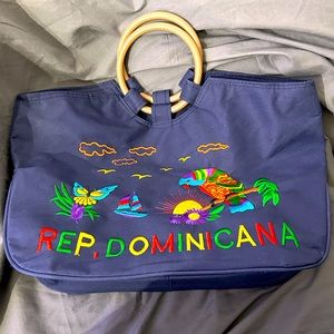 Embroidered Dominican Republic handbag, a good vacation bag from a thrift store